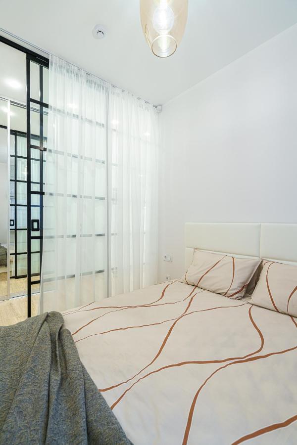 Modern Rustic In Center-Prime Rentals คอนัส ภายนอก รูปภาพ